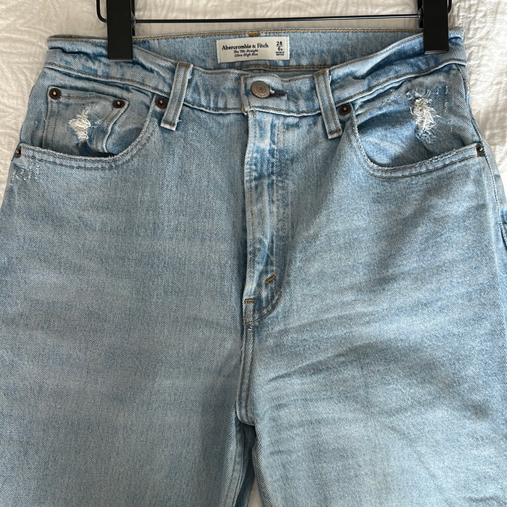 Abercrombie 90s Straight Ultra High Rise